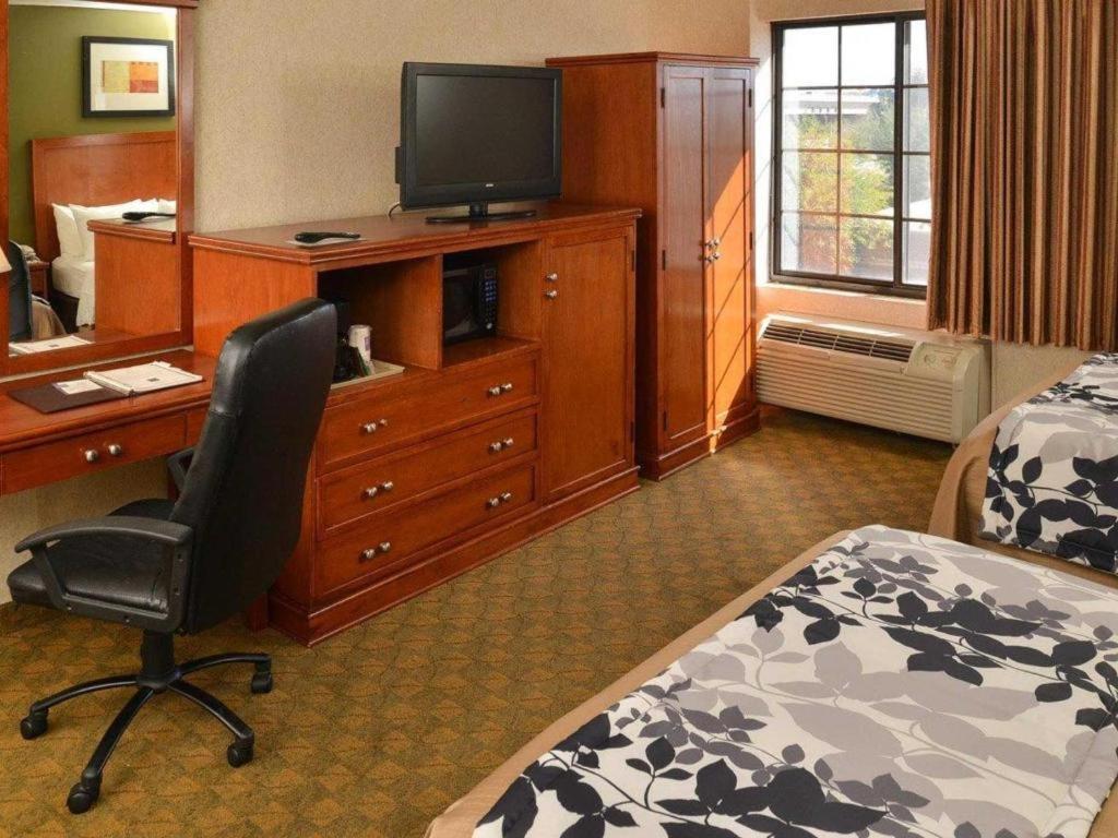 Hotel Sleep Airport