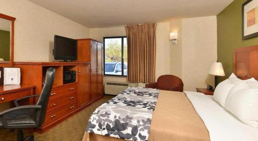 Hotel Sleep Airport