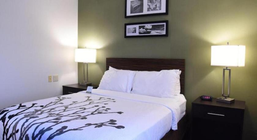 Hotel Sleep Airport