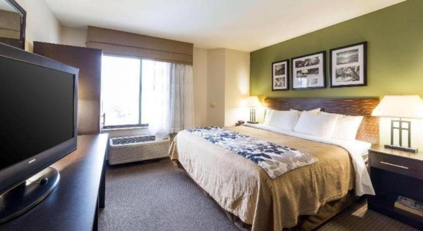 Sleep Airport Hotel 2*